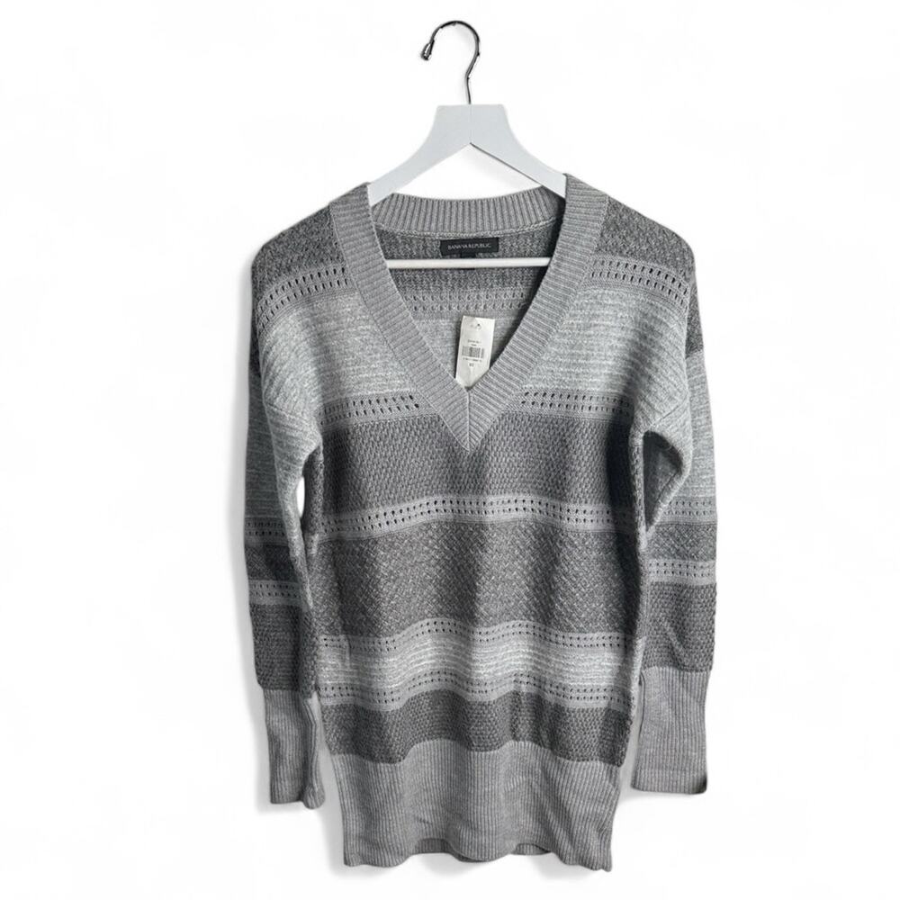 Banana Republic V-Neck Mix Stripe Light Gray Knit Sweater New w Tag W1801 Sz XS